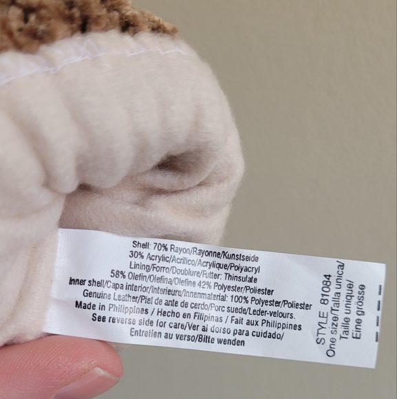 Isotoner 3M thinsulate leather palmed gloves. Women's One size, camel. - Picture 4 of 4